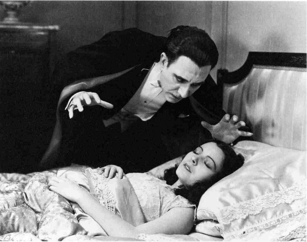 Drácula (Carlos Villarias) and Eva (Lupita Tovar) in the Spanish-language version of Dracula (1931)