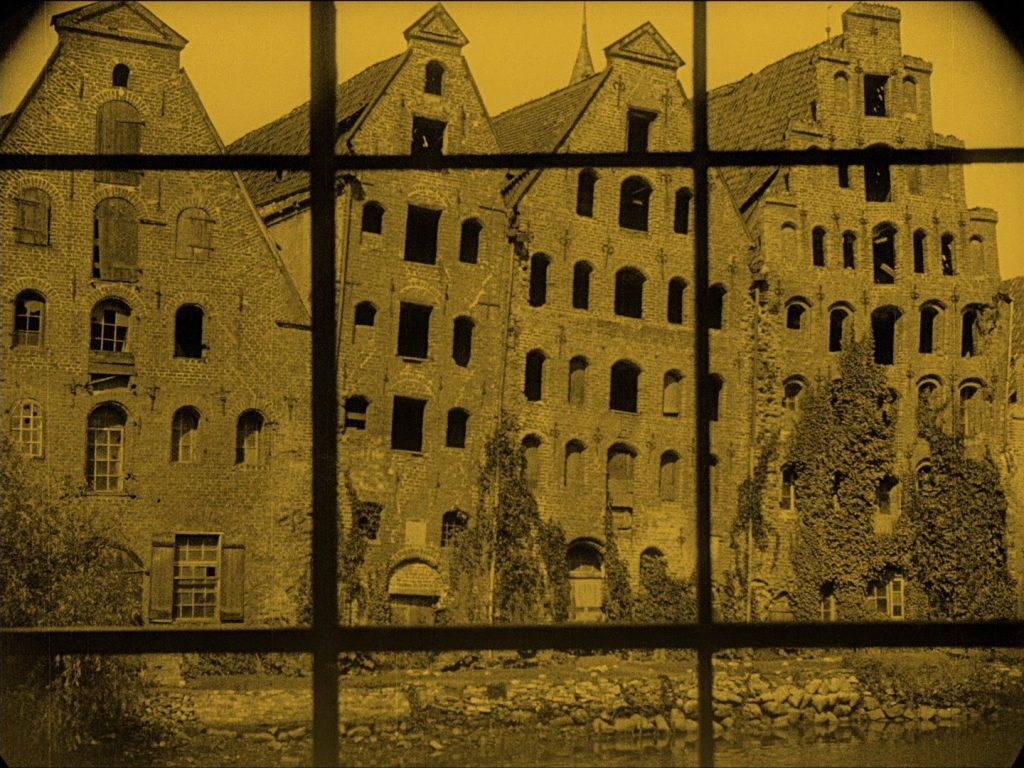 Nosferatu (1922) UK Eureka-Masters of Cinema Blu-ray, Salzspeicher (salt warehouses)