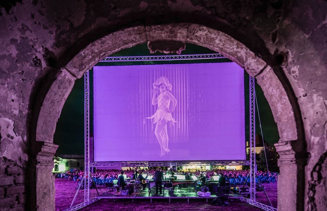 The Pleasure Garden (1925, dir. Alfred Hitchcock) screening at Bonțida Bánffy Castle, Romania, 26 May 2018